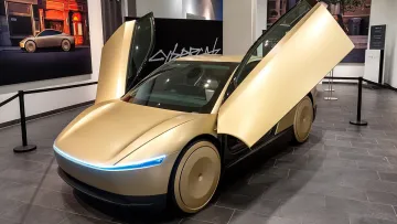 За $30 000 без керма та педалей: перший безпілотний Tesla випустили в Техасі