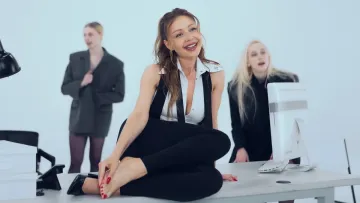 Тіна Кароль перевипустила свій хіт «Шиншила» українською: співачка виклала кліп та анонсувала новий альбом