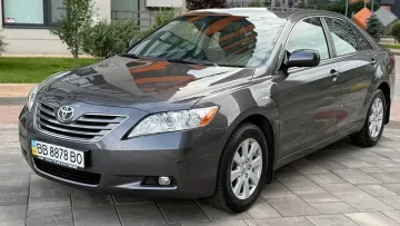 Рідкісна знахідка в Києві: 17-річна Toyota Camry збереглася майже в ідеальному стані