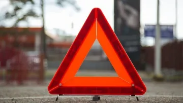 Одна з країн ЄС скасовує аварійні трикутники: що тепер має бути в кожному авто