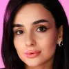 «Левиця усієї України»: Трінчер виклала відео з відвертої фотосесії біля Ferrari – шанувальники у вогні