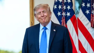 Накрив прапором США чужі землі: Трамп опублікував скандальну карту та нарвався на жорстку відповідь