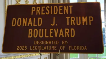 Дорога імені Трампа: у Флориді бульвар отримав назву на честь очільника Білого Дому – президент відреагував