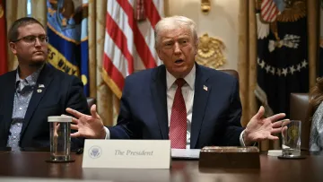 «Крим з чотирьох боків оточений океаном»: Трамп здивував заявою про анексований півострів