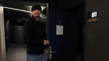 Загремів до лікарні перед виставою: Цимбалюк поділився фото з палати під крапельницею– що сталось