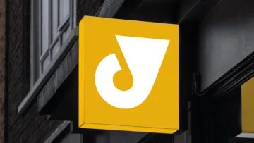 Сотні тисяч гривень за зміну логотипу: відомо, скільки коштів Укрпошта витратила на ребрендинг