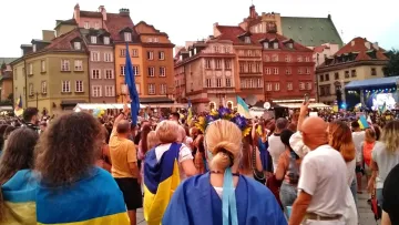 Українські біженці в Польщі можуть отримати карту побиту на три роки: як це зробити та що вона дає