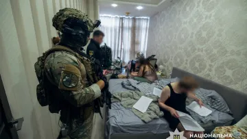 Нацполіція викрила масштабну шахрайську схему: майже тисячу українців ошукали на понад 1,1 млн доларів
