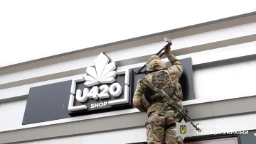 Дохід у 100 тисяч доларів на день та зв’язки з РФ: поліція ліквідувала наркосиндикат «Хімпром»