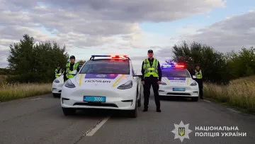 Поліція на Тернопільщині закупила собі електромобілі Tesla: правоохоронці заявили про енергонезалежність