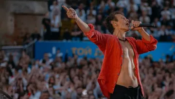 У Вакарчука вкрали куртку, яку він купив у секонд-хенді: лідер Океану Ельзи згадав дебют на Таврійських іграх