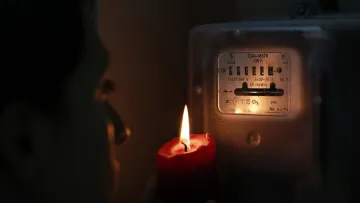 Графіки відключення світла 22 листопада: енергетики оголосили, в яких регіонах України готуватись до темряви