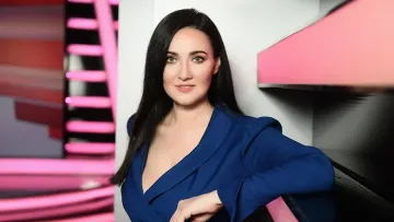 Чекає на сина від коханого військового: вагітна Соломія Вітвіцька показала ніжні кадри з мамою