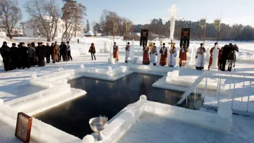 Крижана вода і заборони: як і де безпечно відзначити Водохреще цього року