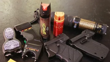 В Україні оновили правила придбання та застосування газових пістолетів і балончиків: що змінилося