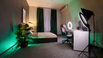 Одеських вебкамщиць засудили до умовного терміну і постановили знищити секс-іграшки: колекція жінок вражає