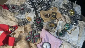 Після 100 років таємниці було знайдено валізу Габсбургів: які втрачені коштовності вдалося відшукати