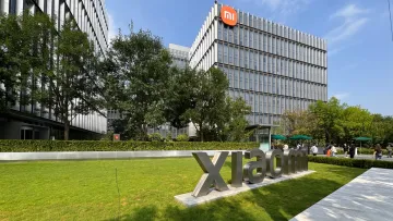 У мережі показали дизайн Xiaomi 16 Pro Max з двома екранами: новий флагман здивує функціональністю