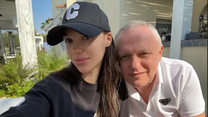 «Найкращий дідусь»: донька Суркіса тепло привітала з днем народження президента Динамо, показавши миле фото