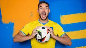 Роману Яречуку – 30: пішов стопами батька і перевершив його – цікавинки про футболіста Динамо, Бенфіки і Генту