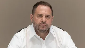 Наслідки обшуків НАБУ та САП: Зеленський терміново вивів Єрмака зі складу РНБО та Ставки