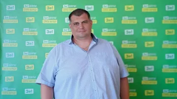 Юрій Корявченков, всім відомий як «Юзік», повернувся в Україну: нардеп одразу отримав повістку, але не від ТЦК