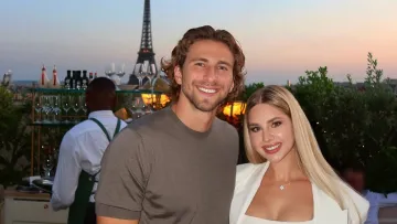 «Останні фотоспогади року»: сімейні фото дружини Іллі Забарного з Парижа зачарували мережу