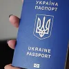 Закордонні паспорти більше не діють: кому потрібно звернутись за новим документом 