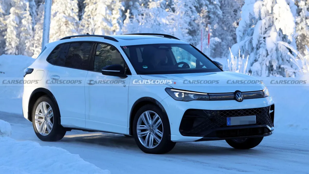 Новий Tiguan R у відповідь спортивним версіям Toyota: з потужним турбобензиновим двигуном за 50 тисяч доларів