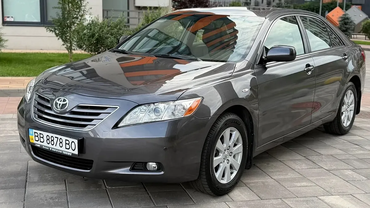 Рідкісна знахідка в Києві: 17-річна Toyota Camry збереглася майже в ідеальному стані
