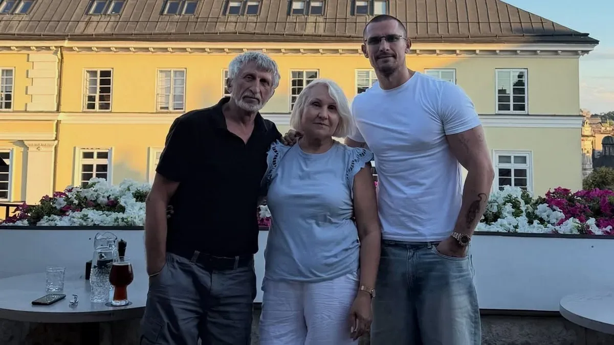«Я з батьками ніколи не говорив про це»: актор Тарас Цимбалюк розповів про важливість розмов про секс