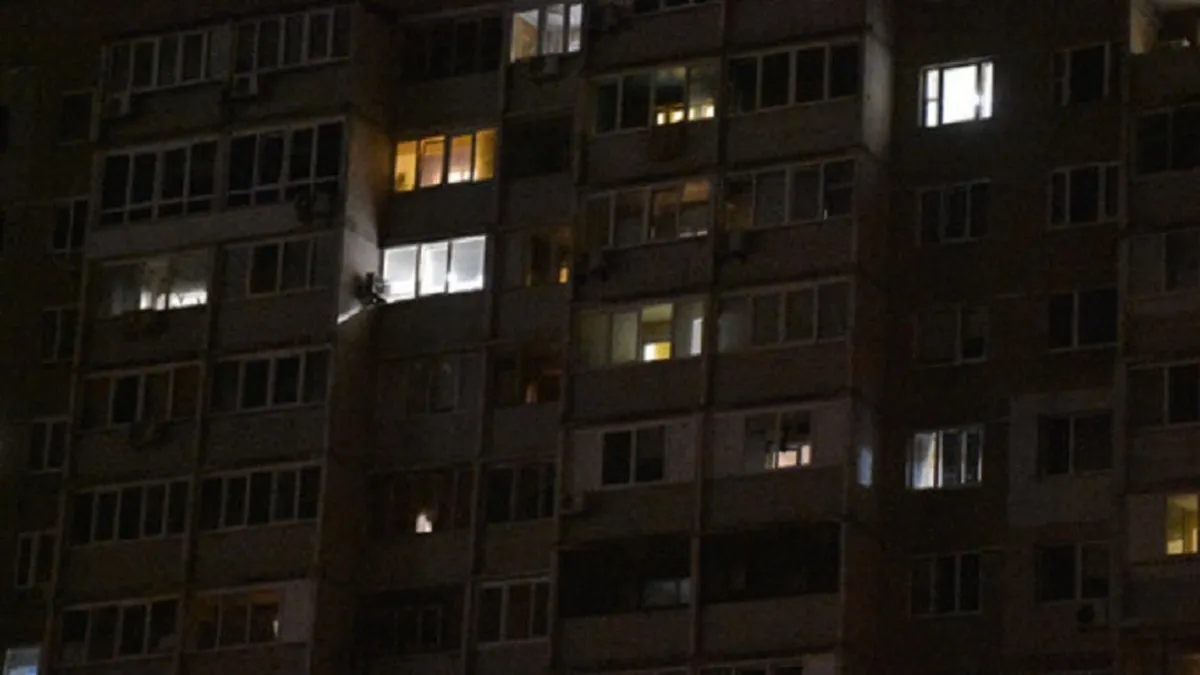 На Київщині більше 100 тисяч родин залишаються без світла: в ДТЕК повідомили про хід відновлювальних робіт