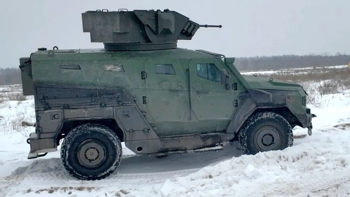 Українська бронемашина «Варта 2» розбила танк Т-64 на тестах: отримала нову гармату і бойовий модуль «Січ»