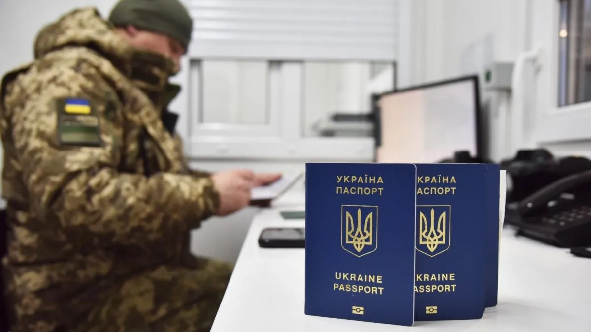 Молодь залишає країну: чоловіки віком від 18 до 22 років масово виїжджають за кордон - відома цифра