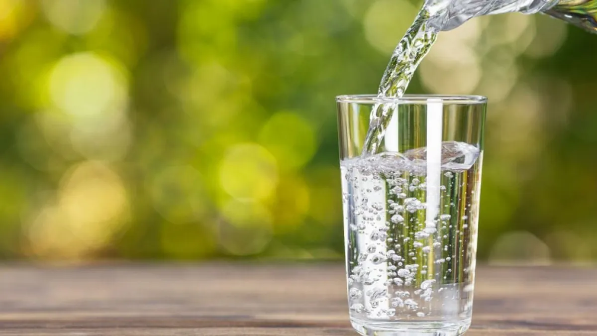 Воду можна пити неправильно? Три поради для максимальної користі від звичайного пиття