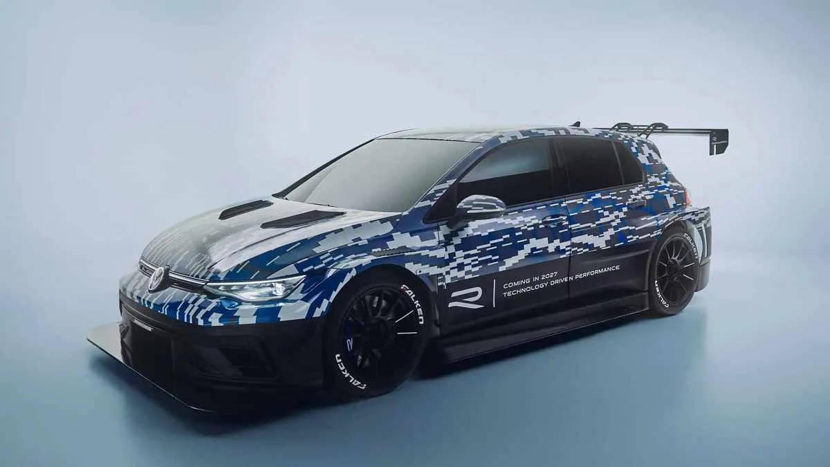 Volkswagen презентували новий гоночний болід Golf R 24h: авто представить компанію на Нюрбургринг
