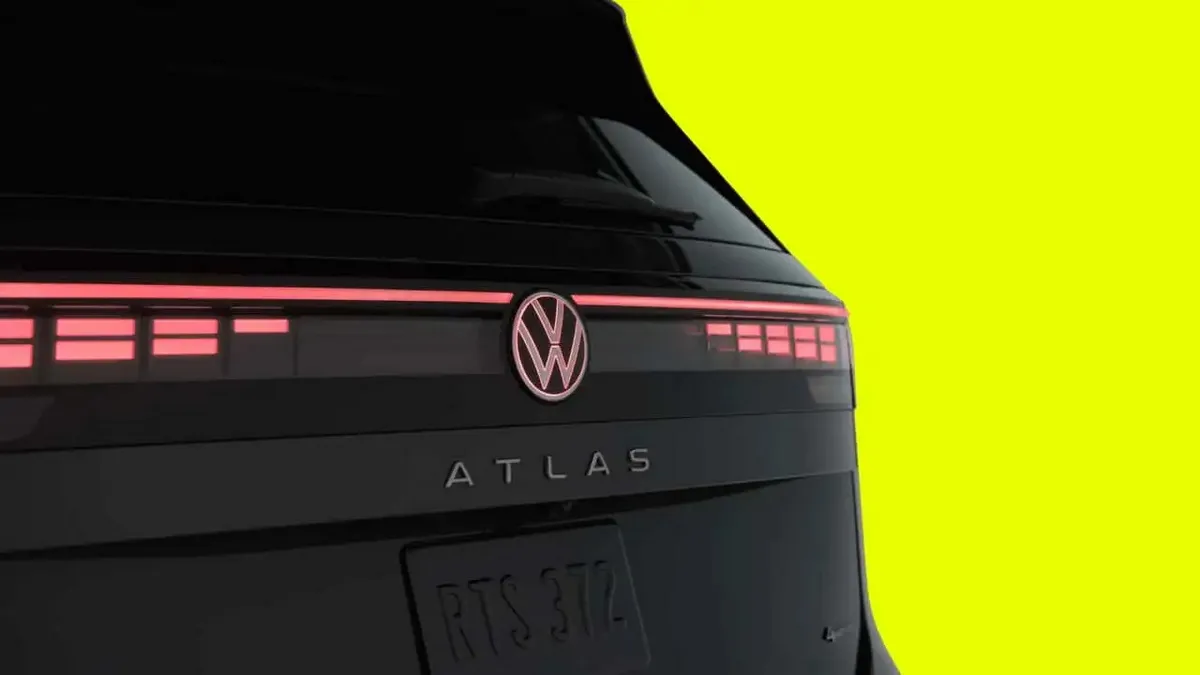 Volkswagen повертає кнопки та випускає нові електрокари: бренд хоче зупинити експансію китайських брендів