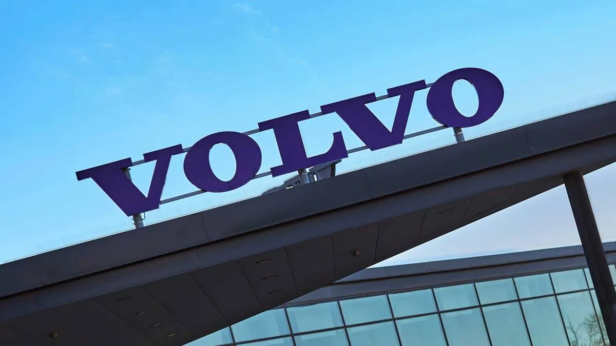 Акції Volvo обвалилися на понад 30%: що сталося з відомим автовиробником